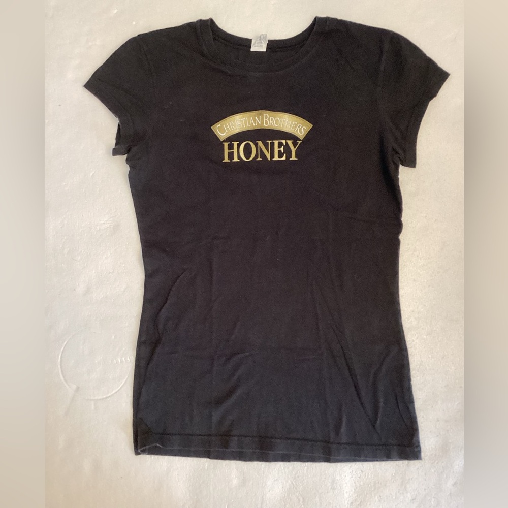 Christian Brothers Honey Brandy promotional cap sleeved black T shirt. Size M